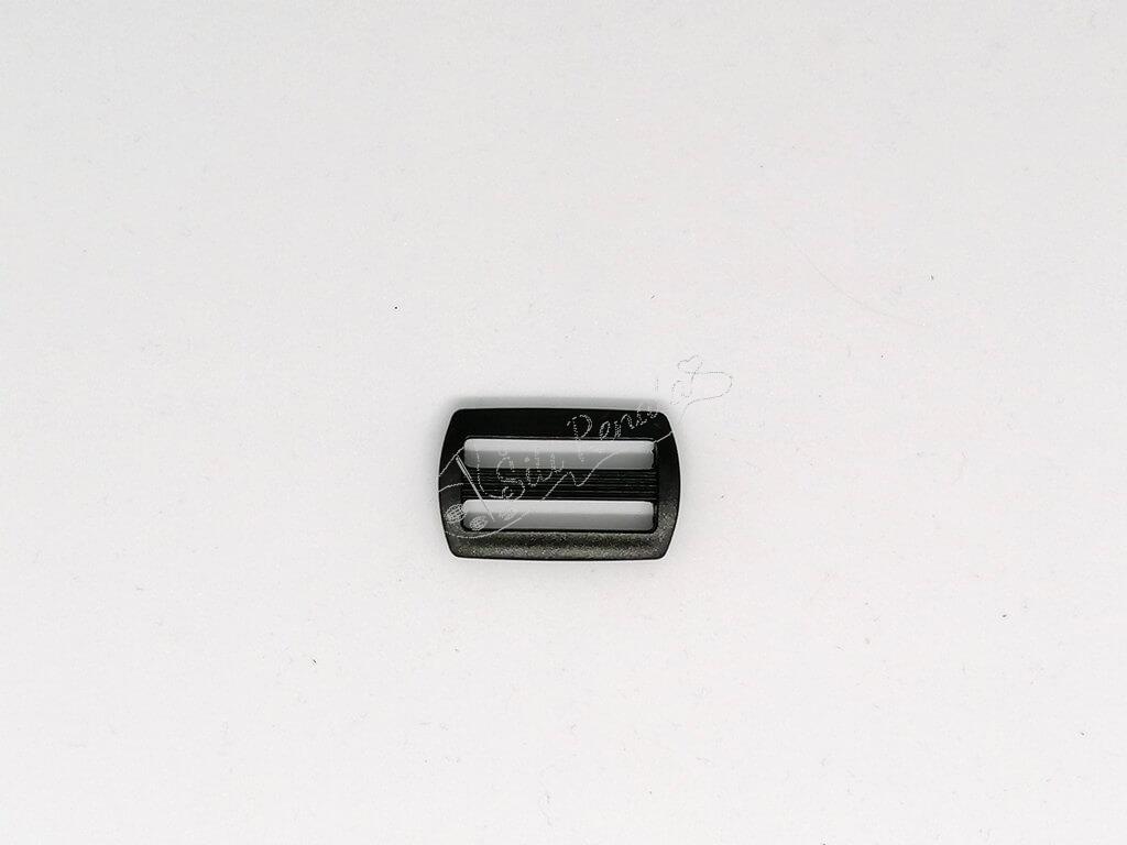 Průvlek 30 mm černý plast